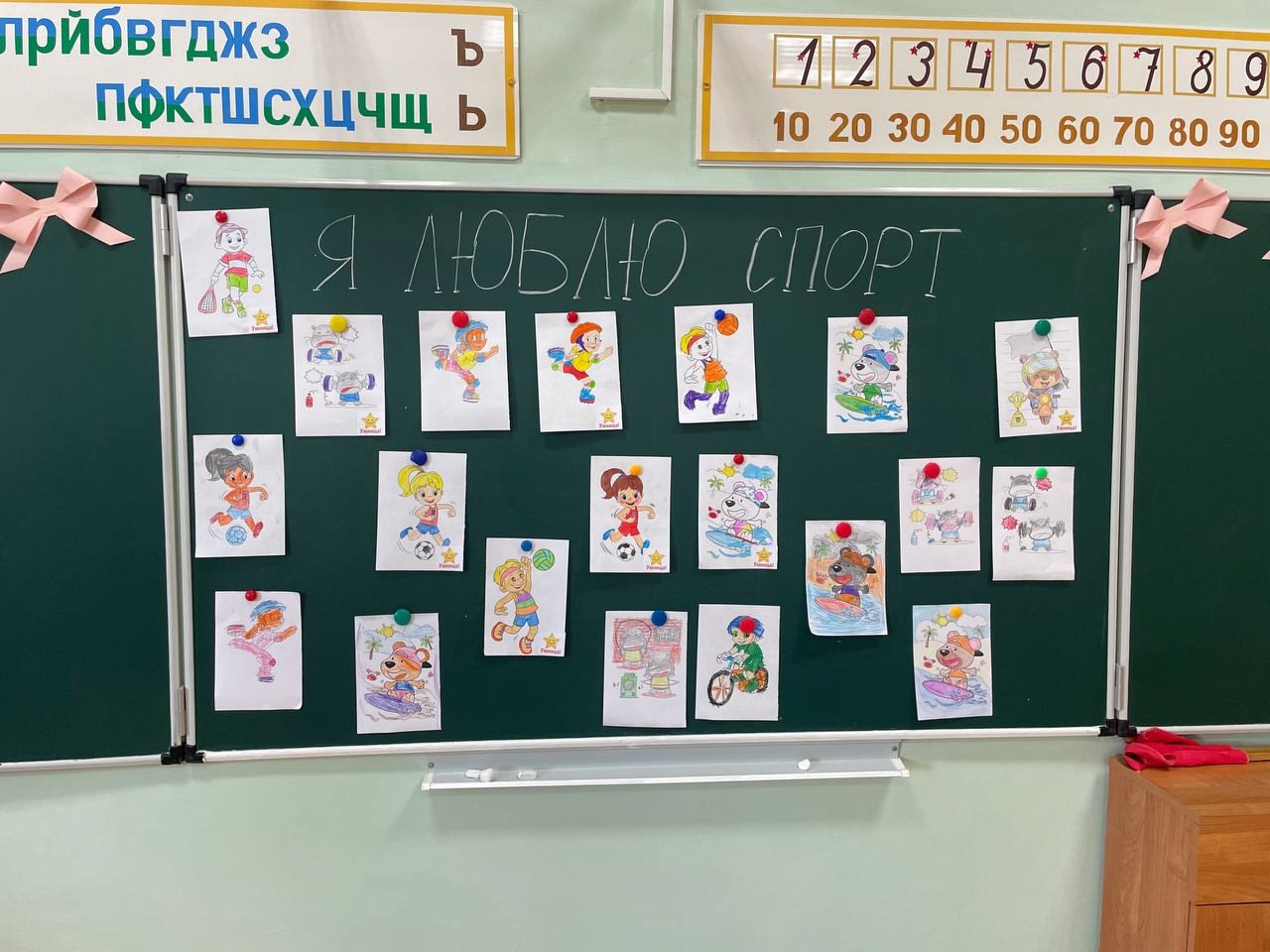 Свой день лагерь &amp;quot;Солнышко &amp;quot; начинает с зарядки, после завтрака идем весело и продуктивно проводить время в парке.